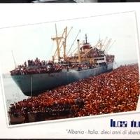 Luca Turi reportage sbarco  Albanesi Bari 1991