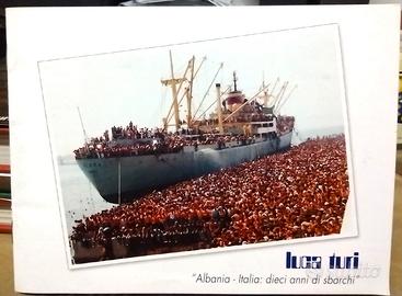 Luca Turi reportage sbarco  Albanesi Bari 1991