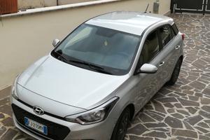 Hyundai i20 blackline - 1.2 benzina 84cv 2017