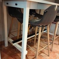 Tavolo bar con 4 sgabelli