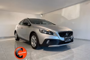 V40 CROSS COUNTRY ACCONTO 0€ RATE DA 190€ AL MESE