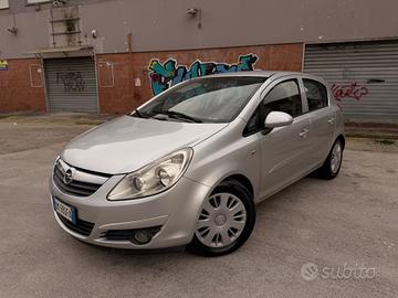 Opel Corsa Restayling 1.2 benz 5 porte Full Perfet