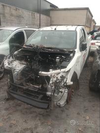 Mitsubishi l200 2017 demolito per ricambi 