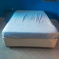 Letto matrimoniale francese ( una piazza e mezza )