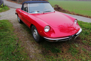 Alfa romeo duetto 2+2