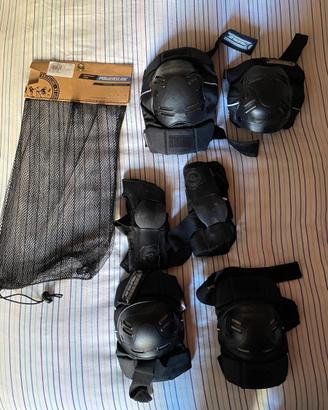 SET PROTEZIONI CORPO PER PATTINAGGIO