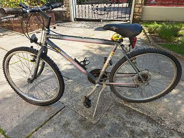 Mountain bike ragazzo da sistemare