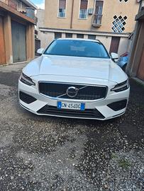 Volvo V60 2.0 B4 Mild-hybrid Diesel 