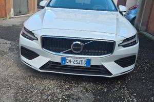 Volvo V60 2.0 B4 Mild-hybrid Diesel 