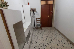Tre stanze a studentesse in ampio appartamento