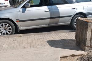 TOYOTA Avensis 1ª serie - 2000