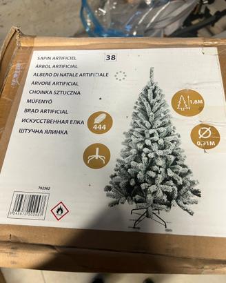 Albero di natale innevato come nuovo