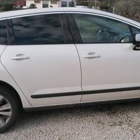 Pegeuot 3007 anno 2015 