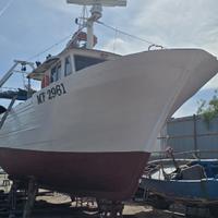 Peschereccio con licenza di pesca