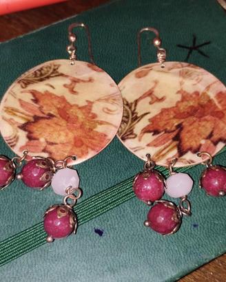 Orecchini roseè smaltati con perline