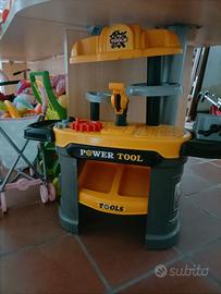 Banco attrezzi e valigetta attrezzi da lavoro
