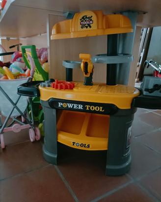 Banco attrezzi e valigetta attrezzi da lavoro