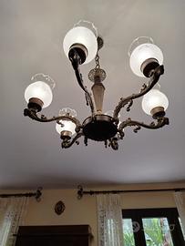 Lampadario antico in ferro