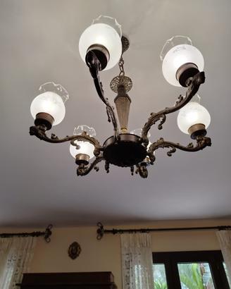 Lampadario antico in ferro