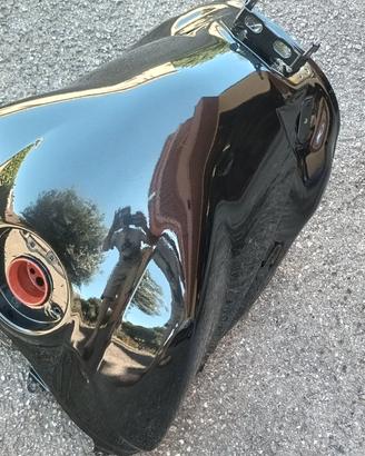 Serbatoio Yamaha YZF-R1 dal 2004 al 2006 perfetto!