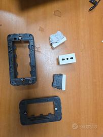 Supporti 503/504 e frutti AVE sistema 45