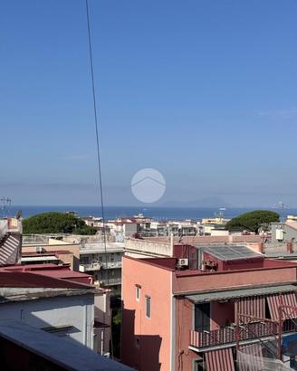 4 LOCALI A TORRE DEL GRECO
