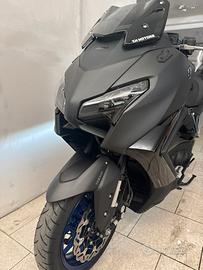 T max 560 icon black
