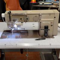 Macchina da cucire industriale