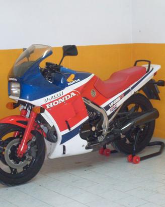 moto Honda vf 500 f2 completa