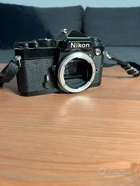Nikon FE macchina fotografica 35mm