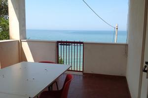 Appartamwnti a meno di 100 metri dal mare