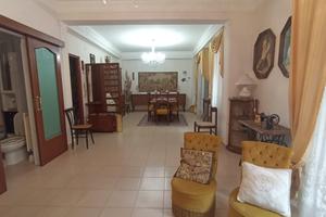 Casa su 3 piani centro storico, intero palazzo