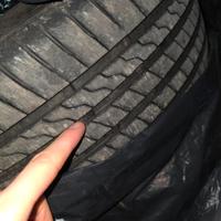  2 treni di gomme 215 40 r18