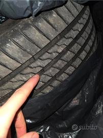  2 treni di gomme 215 40 r18