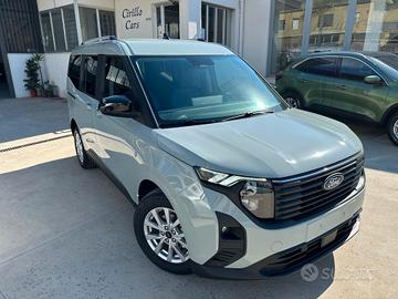 Ford Tourneo Courier 1.0 EcoBoost Titanium
