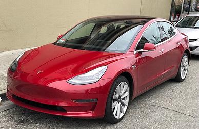 Parabrezza Telsa model 3