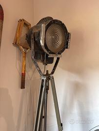 Spotlight giapponese teatrale