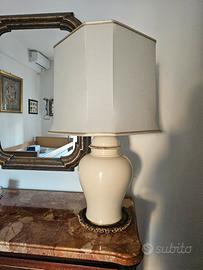 Lampada da tavolo vintage in ceramica panna e oro 