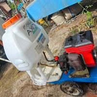 pompa per veleni con cisterna e carretto l