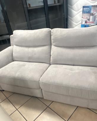 Divano con 2 recliner elettrico