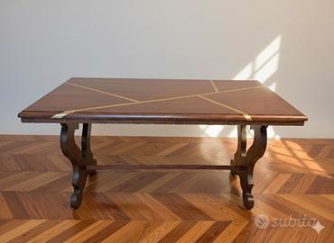 Se Tavolo da Salotto Classico con Decoro Moderno -