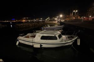 Barca con motore funzionante