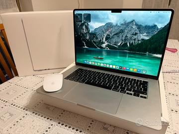 Apple Macbook Air 15 M4 16GB Argento + Magic Mouse