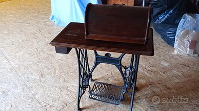 Macchina da cucire a pedale