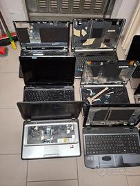Lotto 12 portatili solo per pezzi di ricambio 