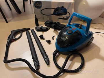 Pulitore a vapore con accessori per pavimenti