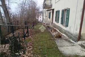 2 LOCALI A MONTEFIORINO