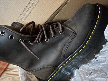 stivali dr martens