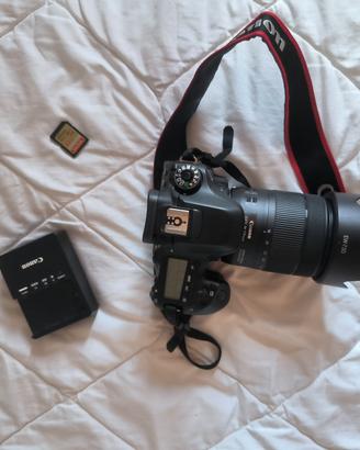 Canon EOS 80D + Obiettivo 18-135 mm IS USM 