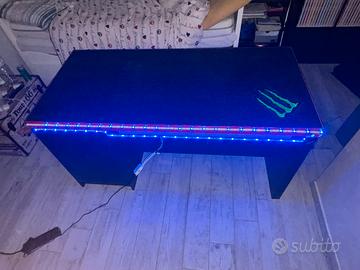 Scrivania da gaming/ studio nera con cassettiera